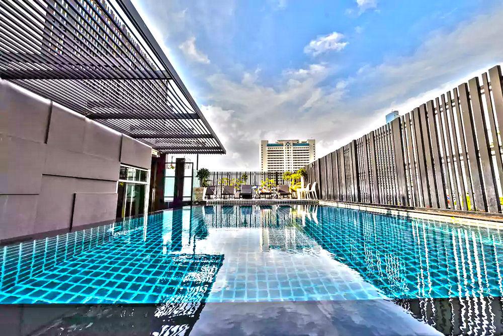 H-Residence Bangkok Buitenkant foto
