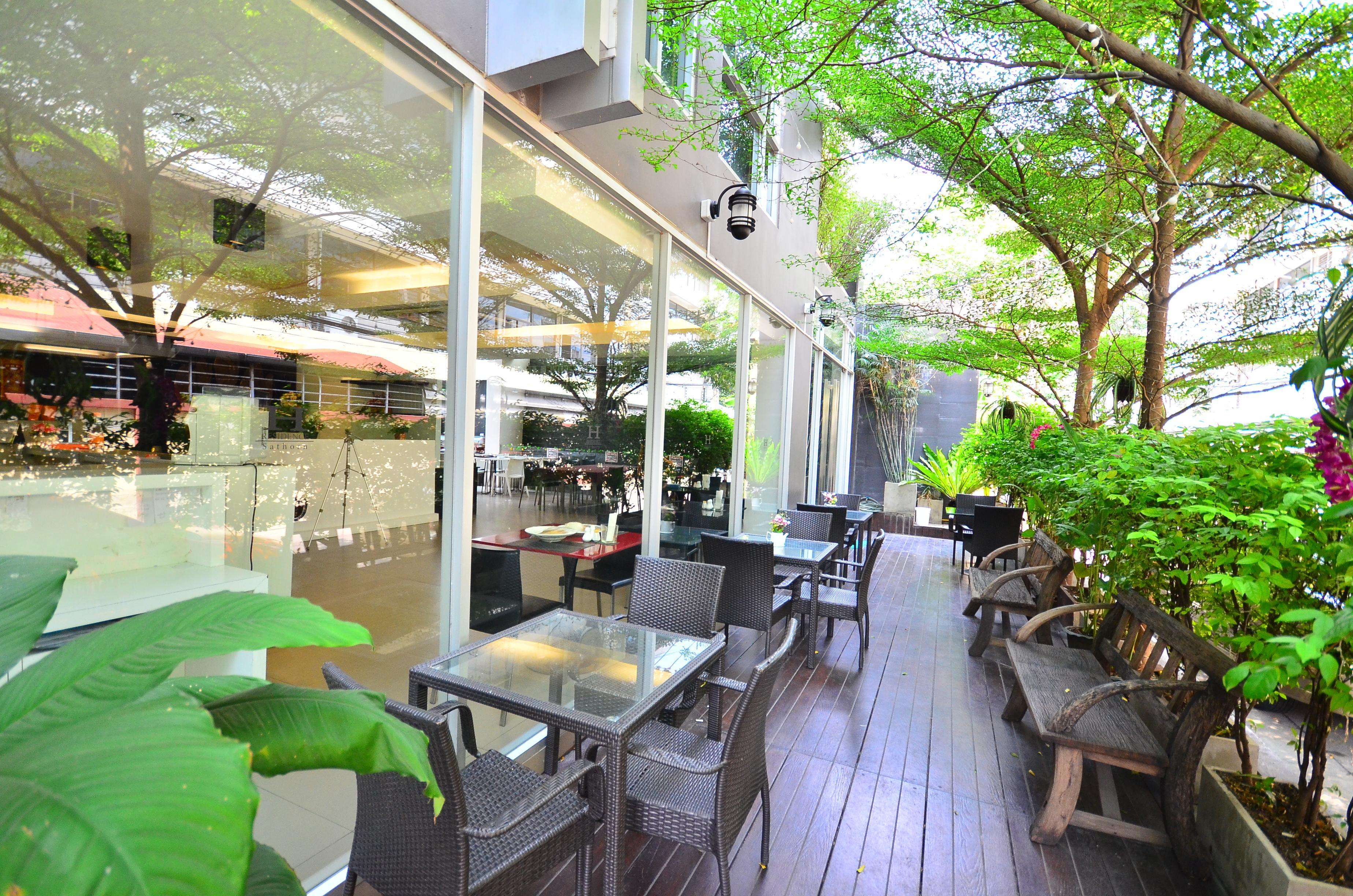 H-Residence Bangkok Buitenkant foto