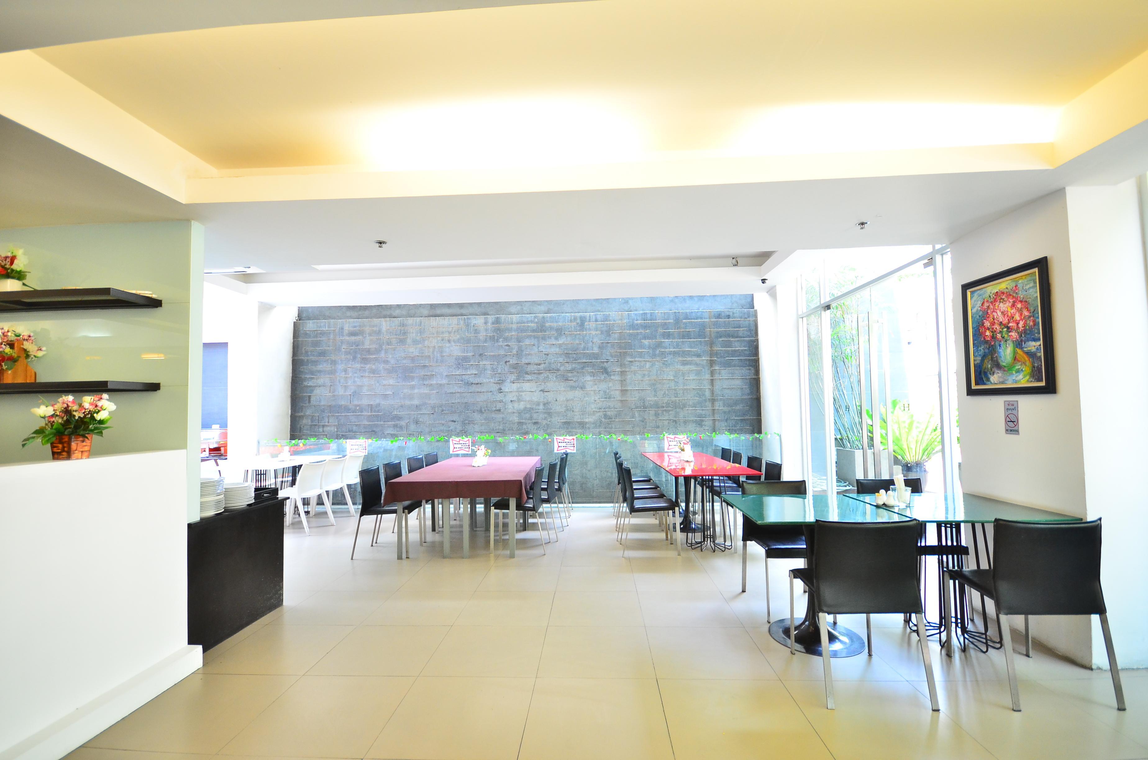 H-Residence Bangkok Buitenkant foto