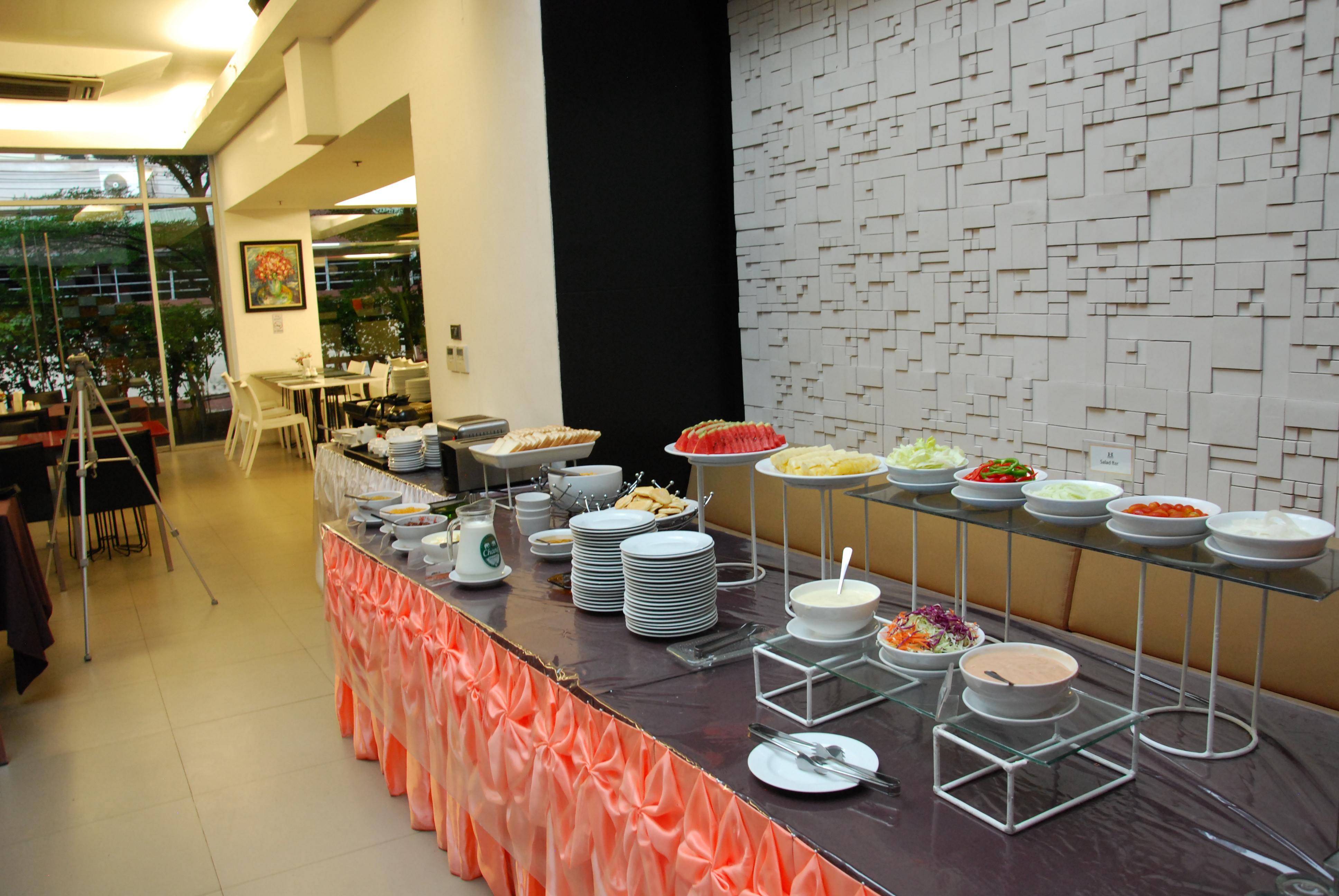 H-Residence Bangkok Buitenkant foto
