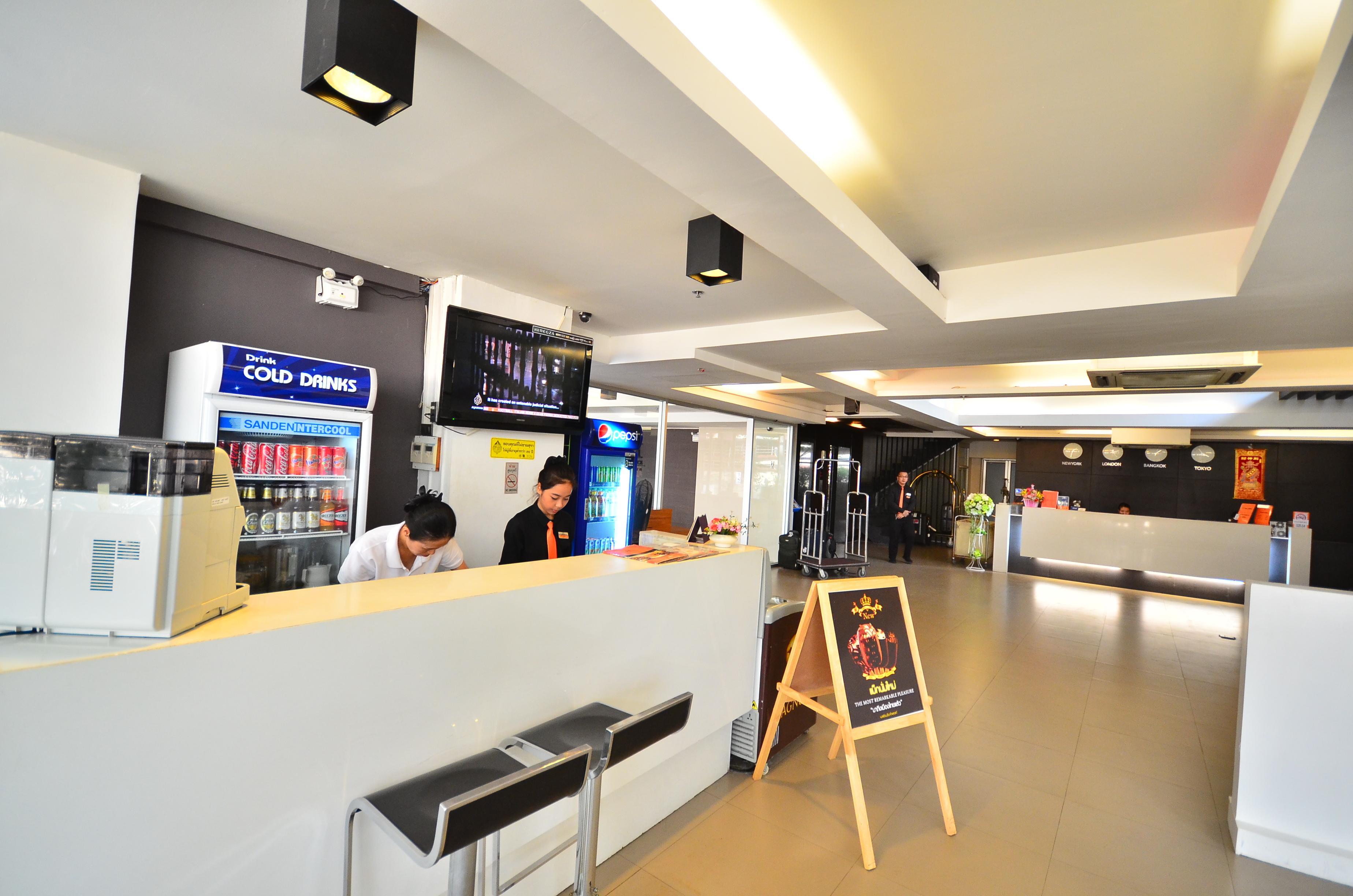H-Residence Bangkok Buitenkant foto