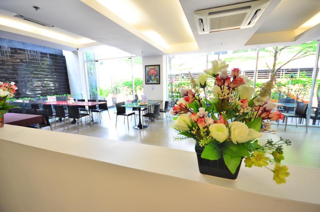 H-Residence Bangkok Buitenkant foto